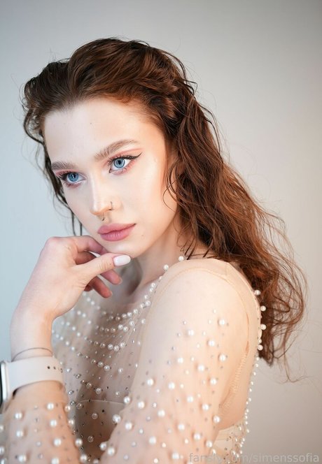 Simens Sofia top star img