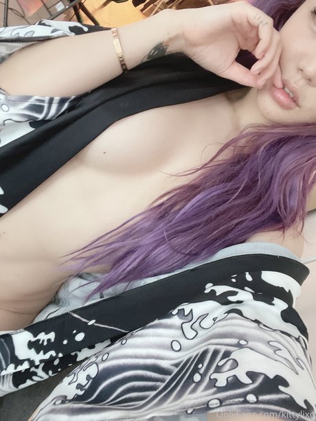 Kittylixo erotic pornstar image