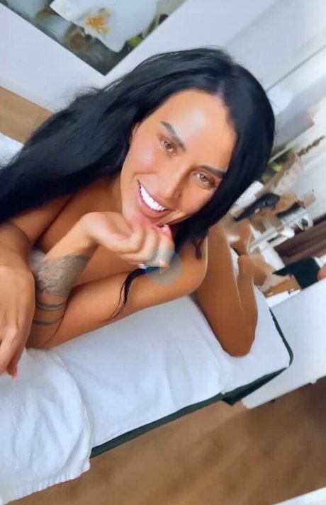 Daniela Crudu star sexy img