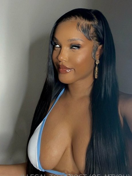 Lola Teases star pornographic photo