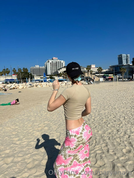 Maryana Ro top pornstar img