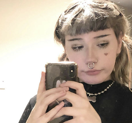 Tinyfawnn adult actress pic