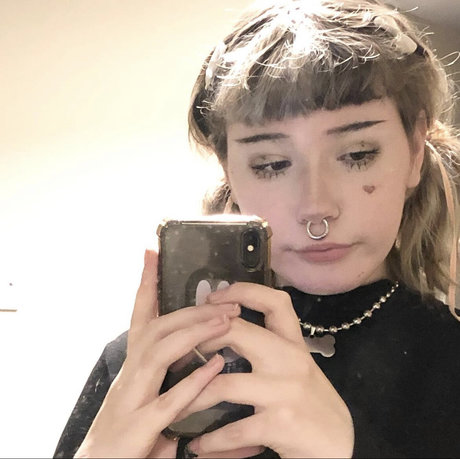 Tinyfawnn nudes model picture