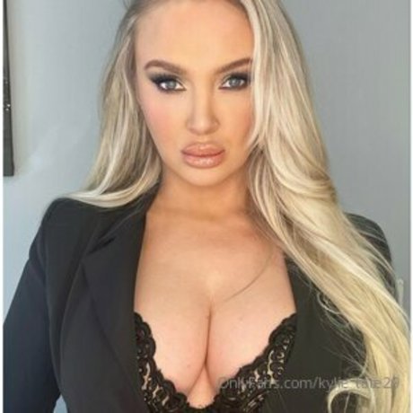 Kylie Tate nude model photo