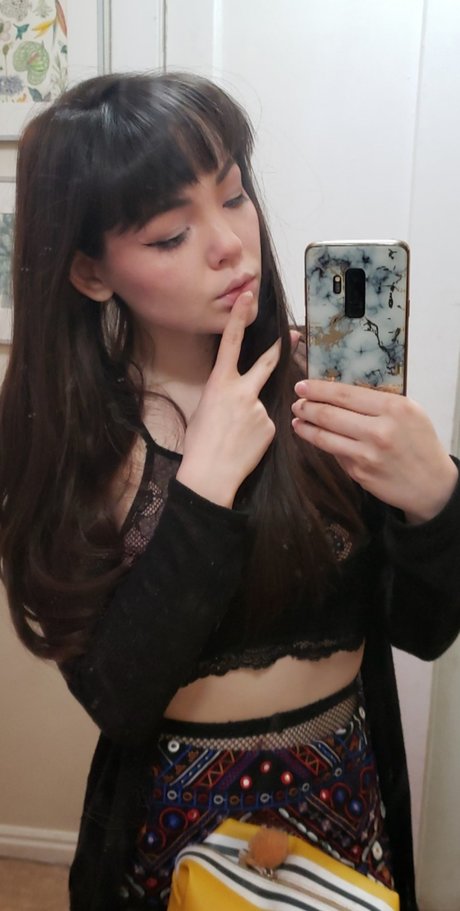 Elle pastelle hot actress photos