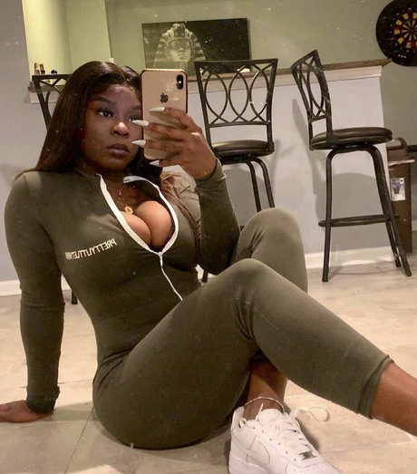 thick trixxx erotic star photos