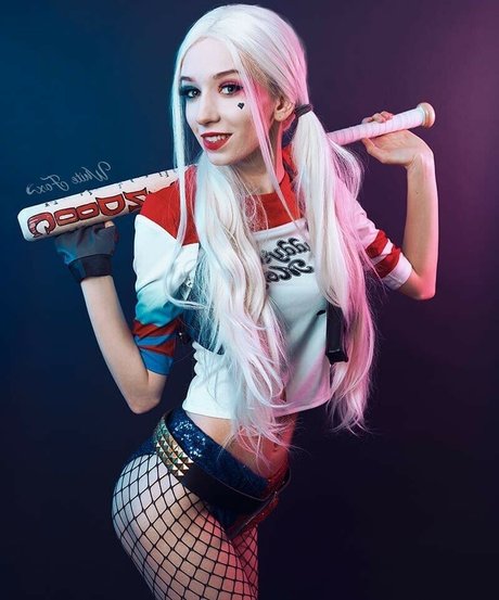 WhiteFox model hd gallery