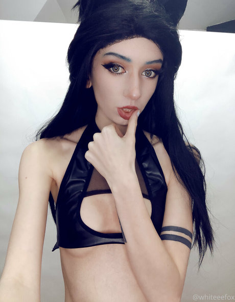 WhiteFox sexy actress image