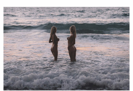 Onlytwinz pornstar erotic pic