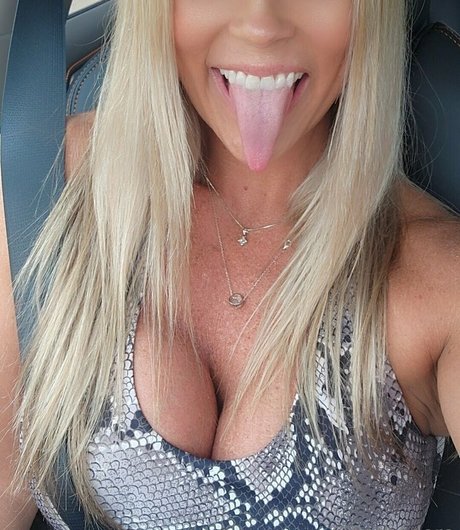 eating onlyfans hot porn image