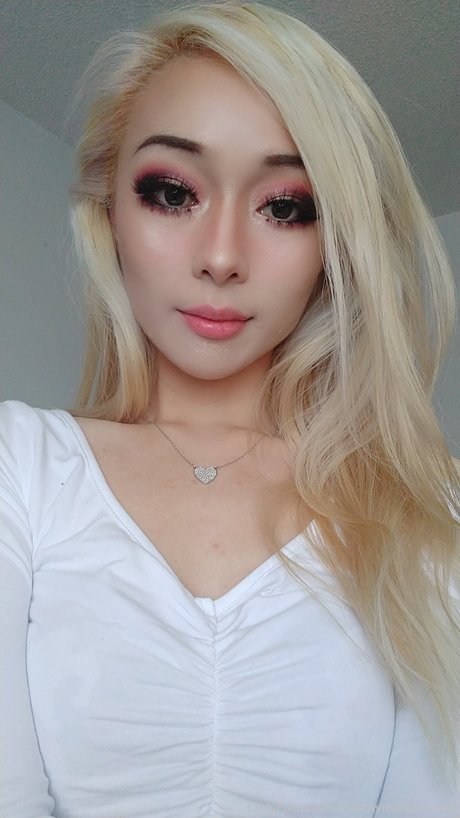 Meowieantoinette thumbnail