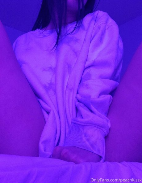 Peachkissx pornstar art photo