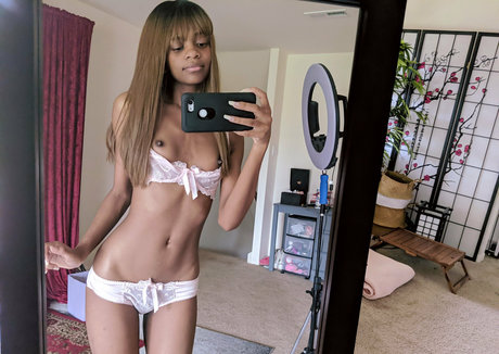 Chibella Chan adult star pics