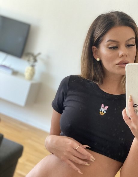 Emisecrets pornstar picture