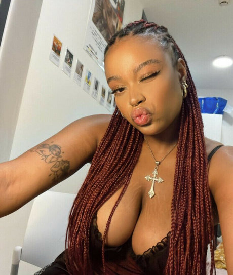 Hell0kittyevie pretty actress image