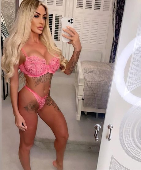 Debbie Clarkson hot model image