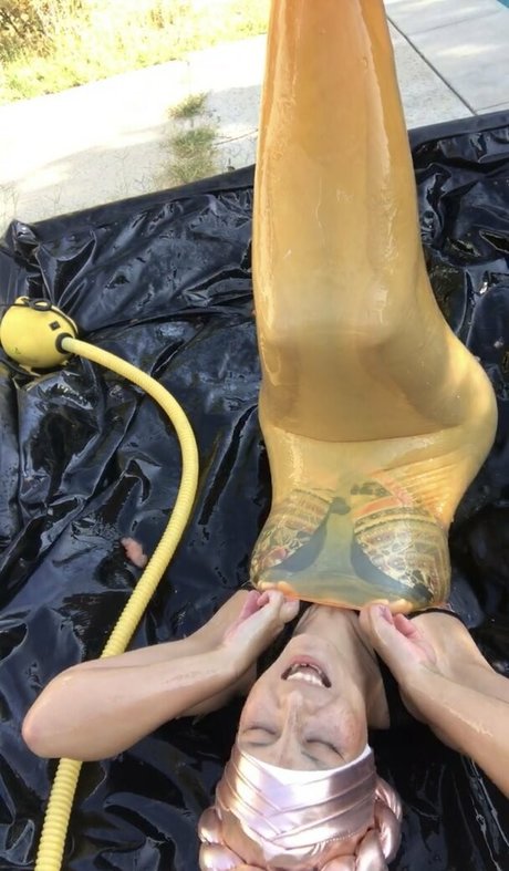 onnaloves pretty model img