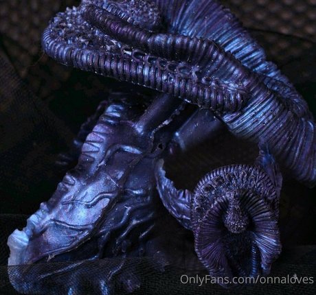 onnaloves hot actress photo