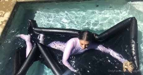 onnaloves profile image