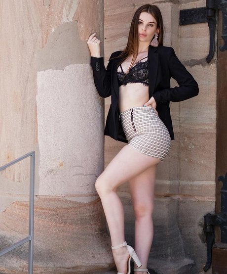 Idamarie r pornstar erotic pictures