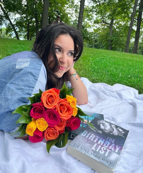 Larissa Cambusano sexy model pictures