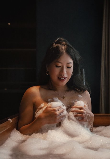 Josie Qu free pornstar pics