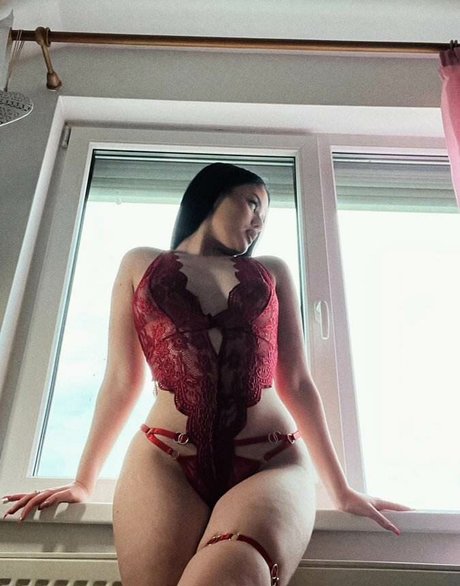Mara Stanciu pretty star photo