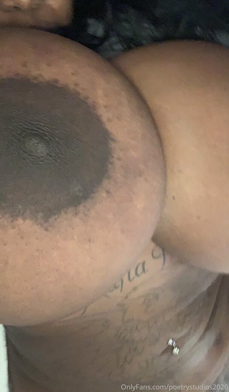 poetrystudios2020 sexy star img