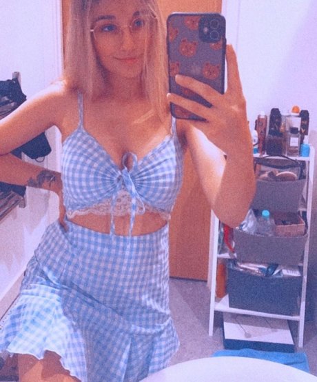 Maya ASMR model sexy photos