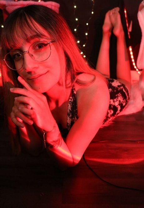 Maya ASMR star erotic pics