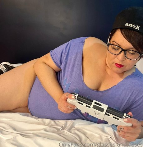 glasses and asses naked pornstar pic