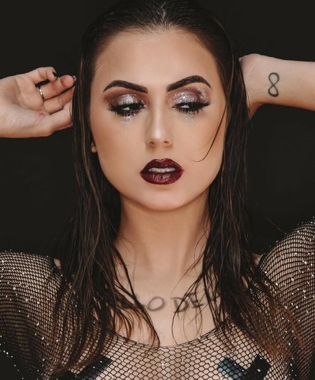 Jana Make naked actress pic