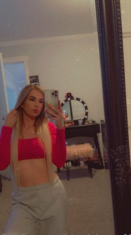 Ashley Higginson erotic actress gallery