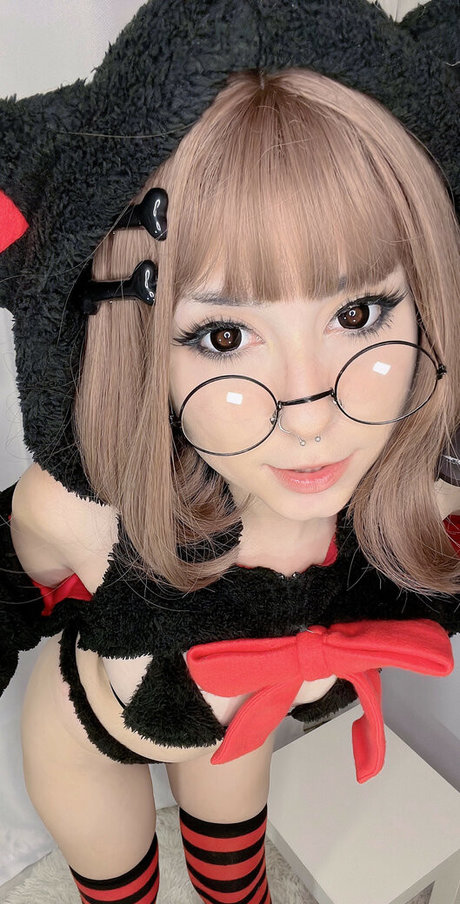 Feyrechan nude actress pictures