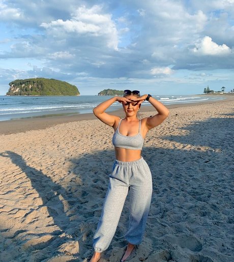 ellaredmond pornstar adult gallery