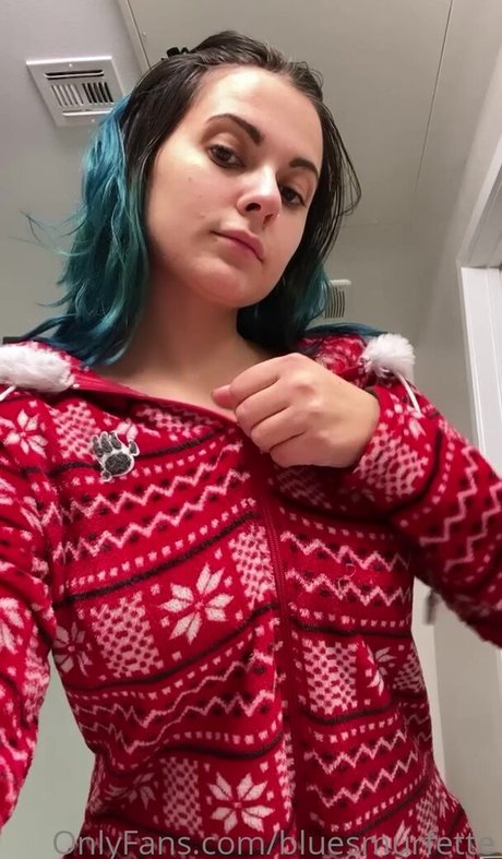 BlueSmurfette erotic pornstar picture