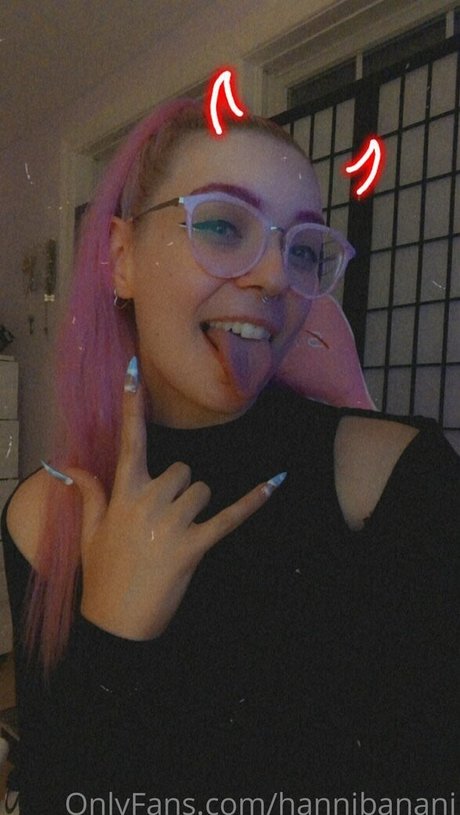 hannibanani model nude archive