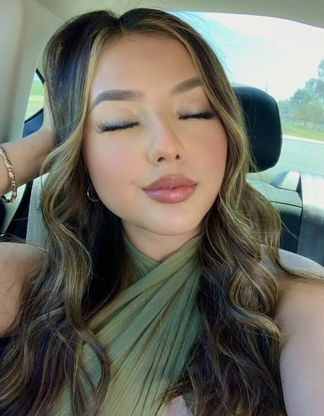 asian blonde onlyfans nudes pictures