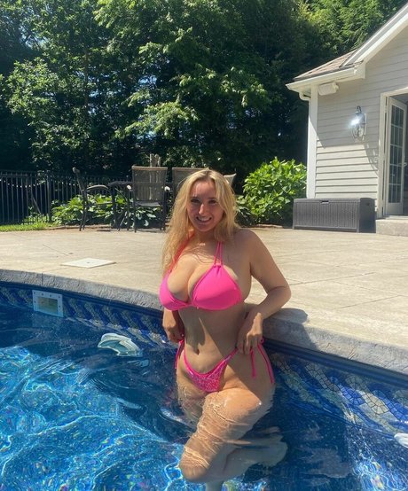 Angelina C model img