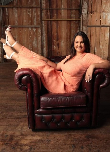 Rae Johnston adult model gallery