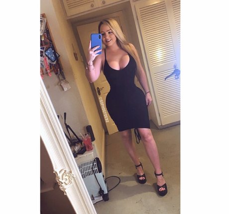 Sophie Defoe pornstar adult image