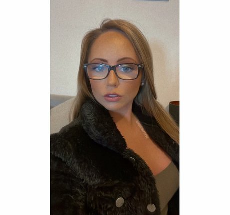 Sophie Defoe sex star gallery