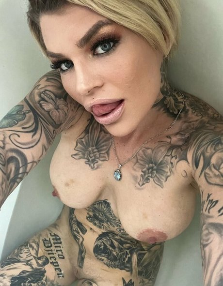 Merry4Fun nice model photo