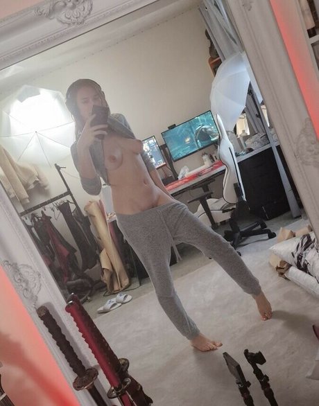 Olivia Robin pornstar perfect img