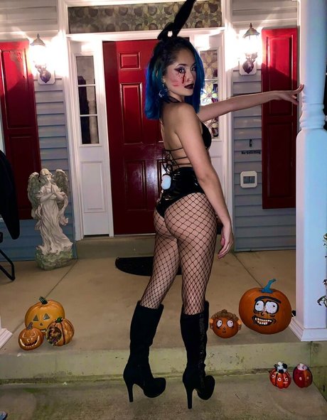 ittybittybarrrbie model pretty photo
