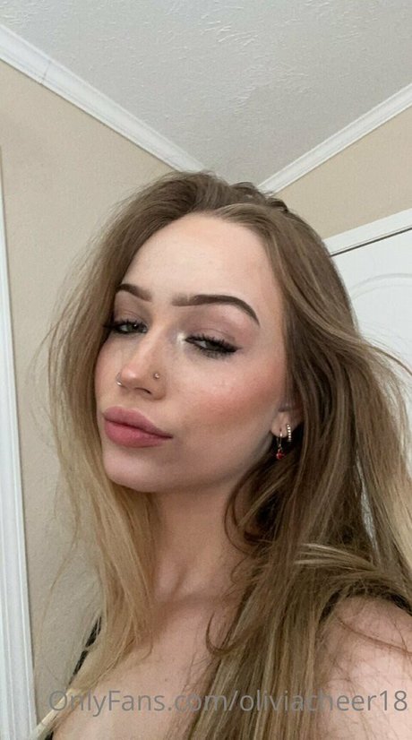 oliviacheer18 model sex pictures