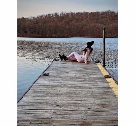 Dale08gc naked actress image