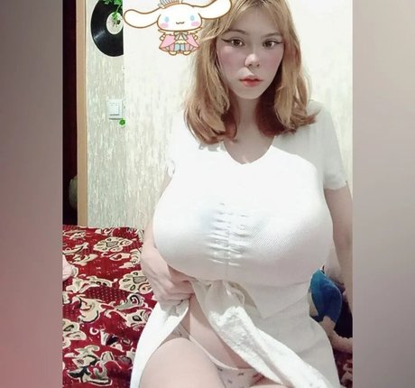 Kitty Keettt star photo