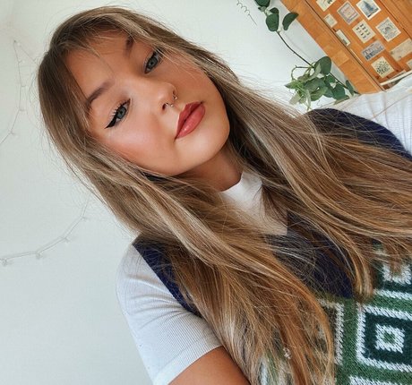 Helayna Birkett model beautiful photos