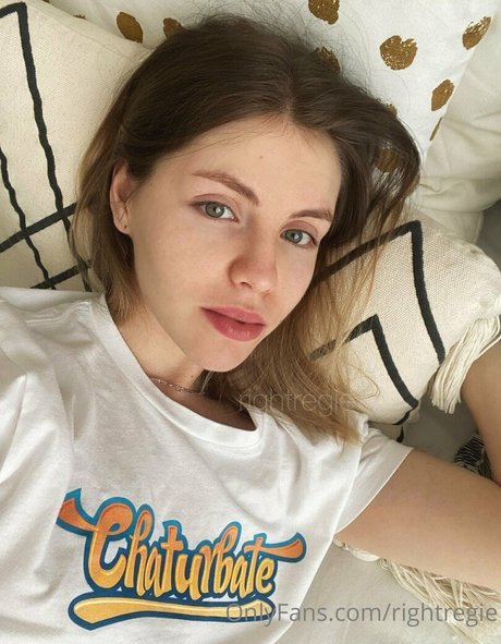rightregie pornstar img
